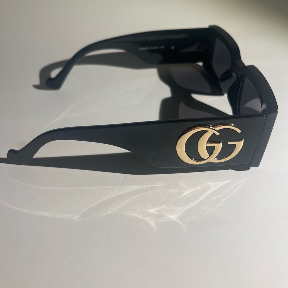 Black Gucci Rectangular Sunglasses - image 2